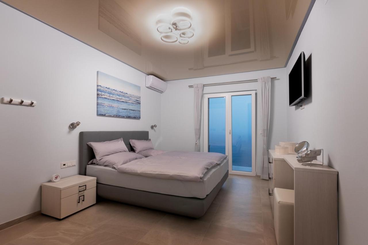 Beachfront Holiday Home - Private Heated Pool Mimice Esterno foto
