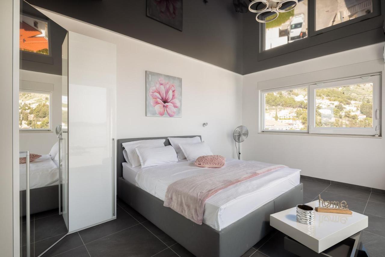 Beachfront Holiday Home - Private Heated Pool Mimice Esterno foto