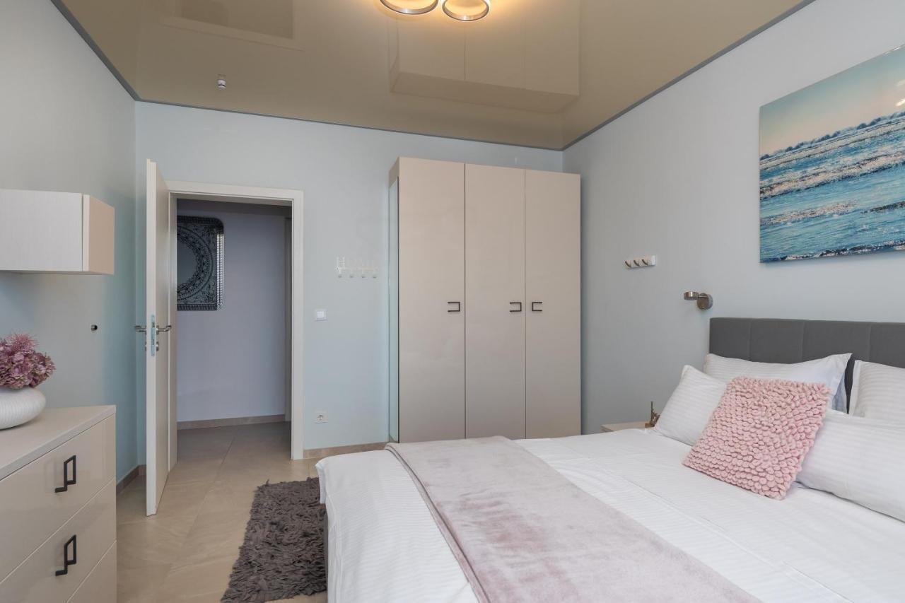 Beachfront Holiday Home - Private Heated Pool Mimice Esterno foto