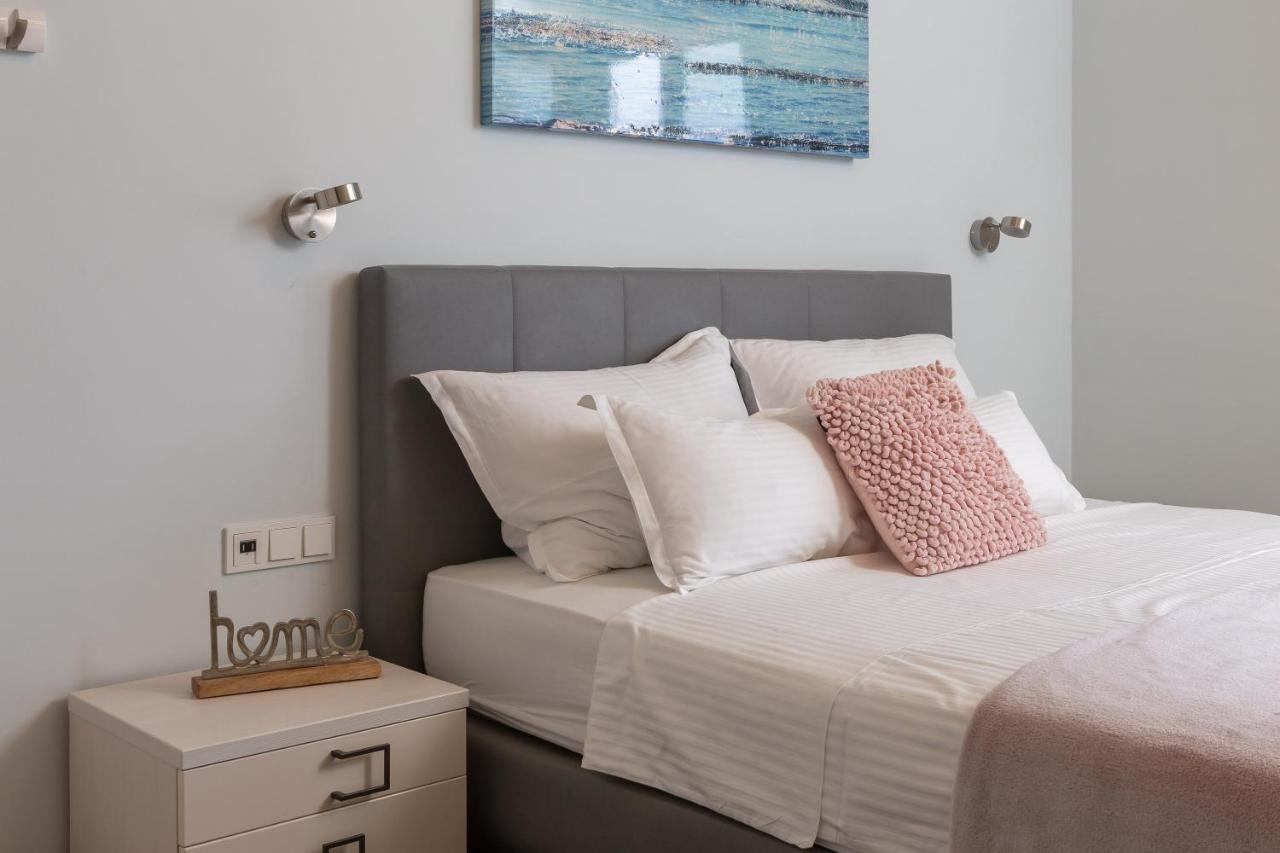 Beachfront Holiday Home - Private Heated Pool Mimice Esterno foto
